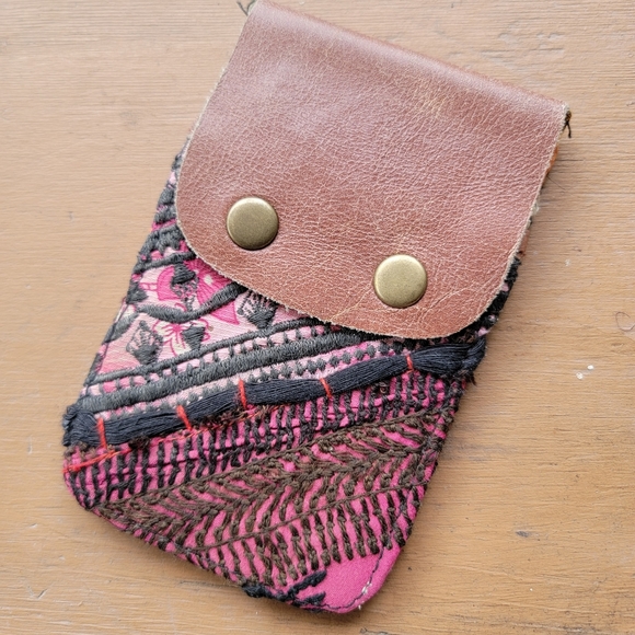 🌎👽 Free People Boho Embroidered Repurposed vtg banjara hippie Wallet card case - Picture 13 of 16